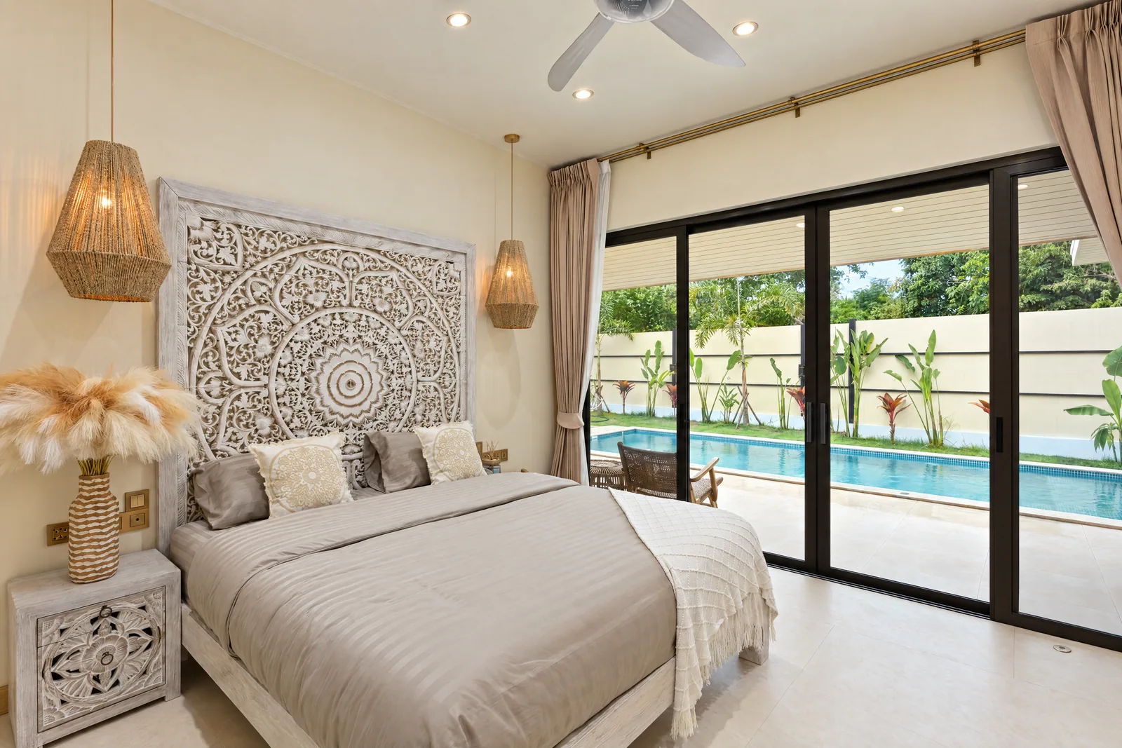 Villa J